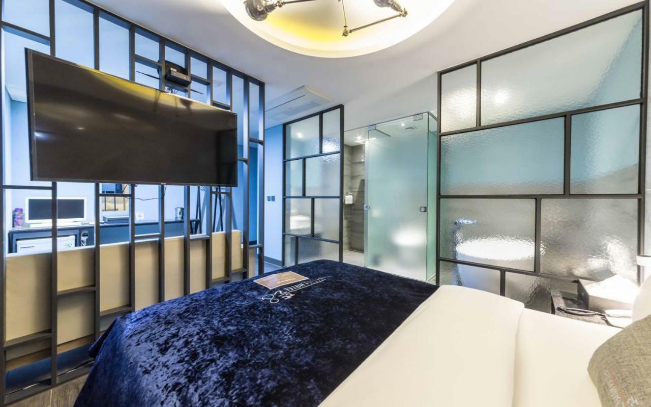 Design Hotel Ddeul& Osan Esterno foto