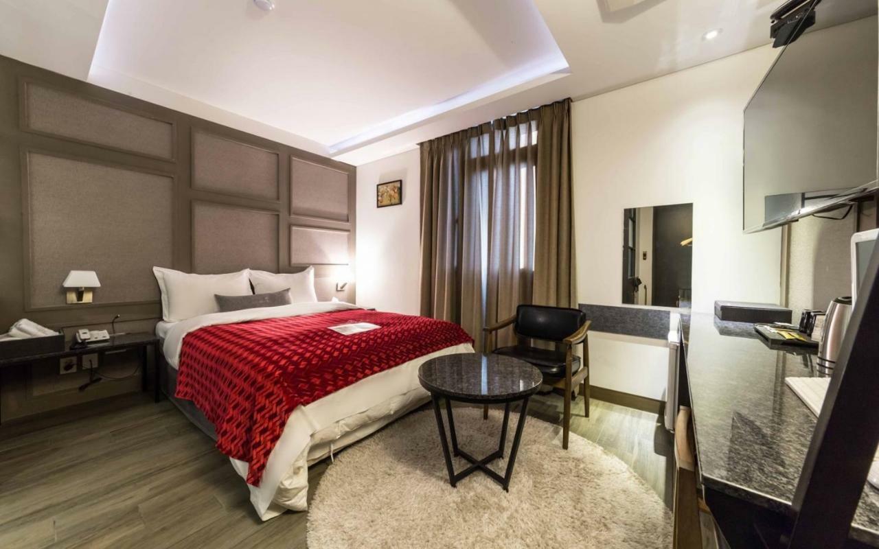Design Hotel Ddeul& Osan Esterno foto